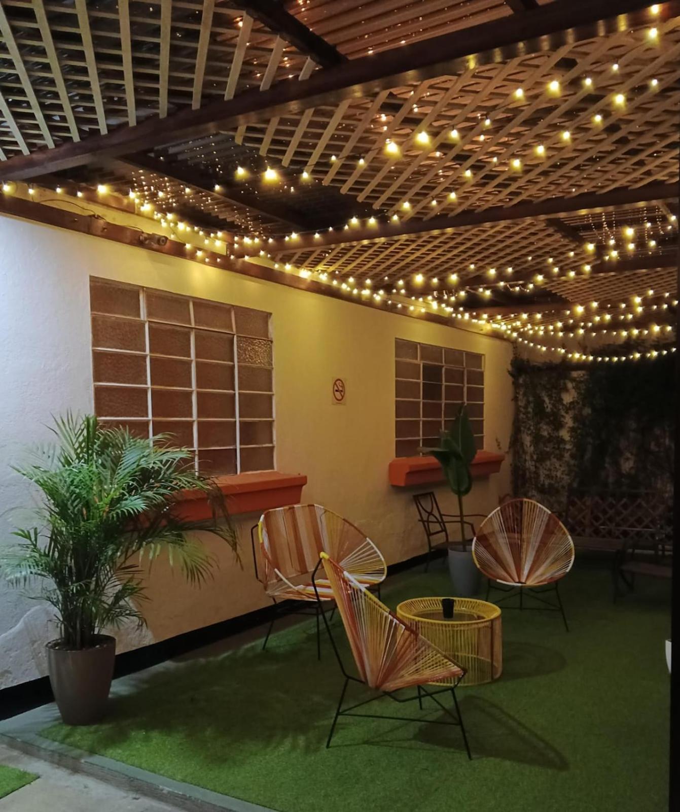 Tequila Sunrise Hostel Guatemala City Exterior foto