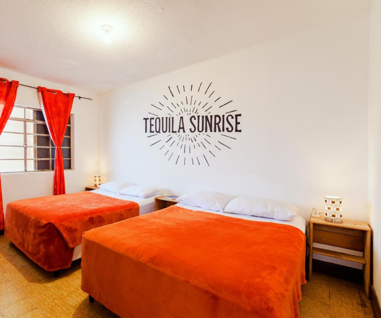 Tequila Sunrise Hostel Guatemala City Exterior foto