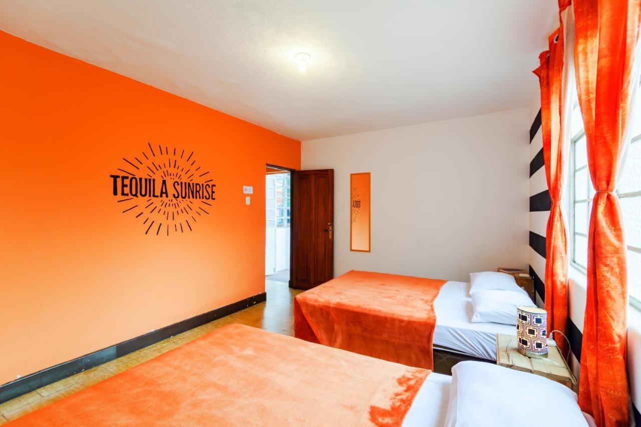 Tequila Sunrise Hostel Guatemala City Exterior foto